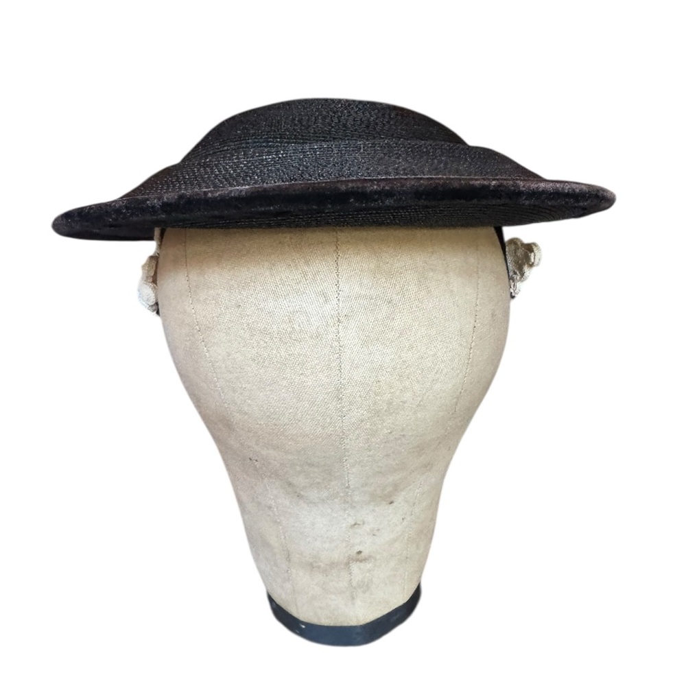 1930s/40s Ronnie Straw Velvet Trim‎ White Decorative Cluster Side Bands Tilt Hat - Picture 3 of 8